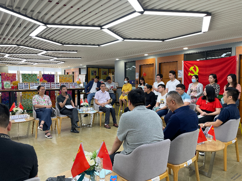 相片1、“学党史、知党情、跟党创业”党史学习教育座谈会现场.jpg