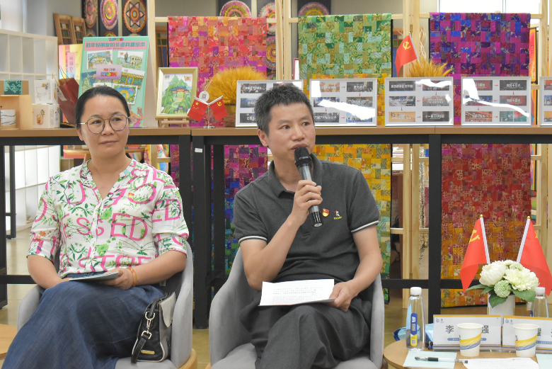 相片3、市就业中心党支部纪检委员李文强同志谈观看体会.JPG