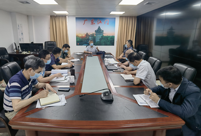 220518江门市自然资源局党员干部冲锋在前防汛、抗疫两手抓、两手硬 (1).jpg