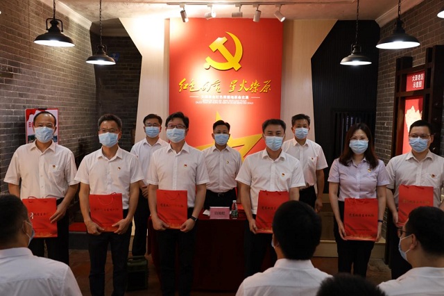 市医保局开展“喜迎二十大、奋进新征程”党员政治生日共建活动3.jpg