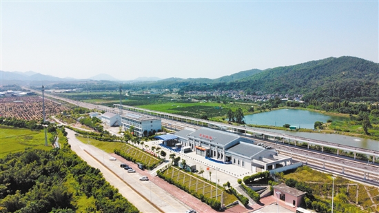江湛铁路双水镇站航拍图。