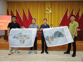 240905送训送图送册下乡，助力田长制走深走实 (7).png