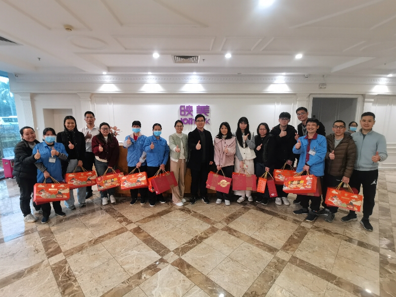 图片二：市人社局党组成员、副局长吴克勇带队慰问新会江裕信息产业有限公司.jpg