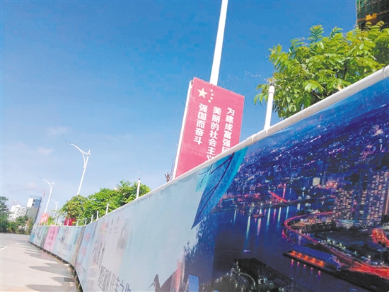 南湖壹品施工工地的自动喷淋设施。